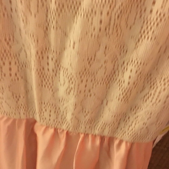 Peach, Lace Party/Homecoming Medium JUNIORS DRESS - Picture 5 of 6